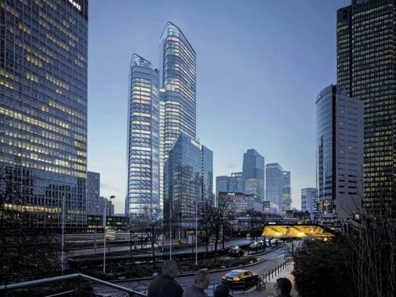 La défense Centre d'affaires the link